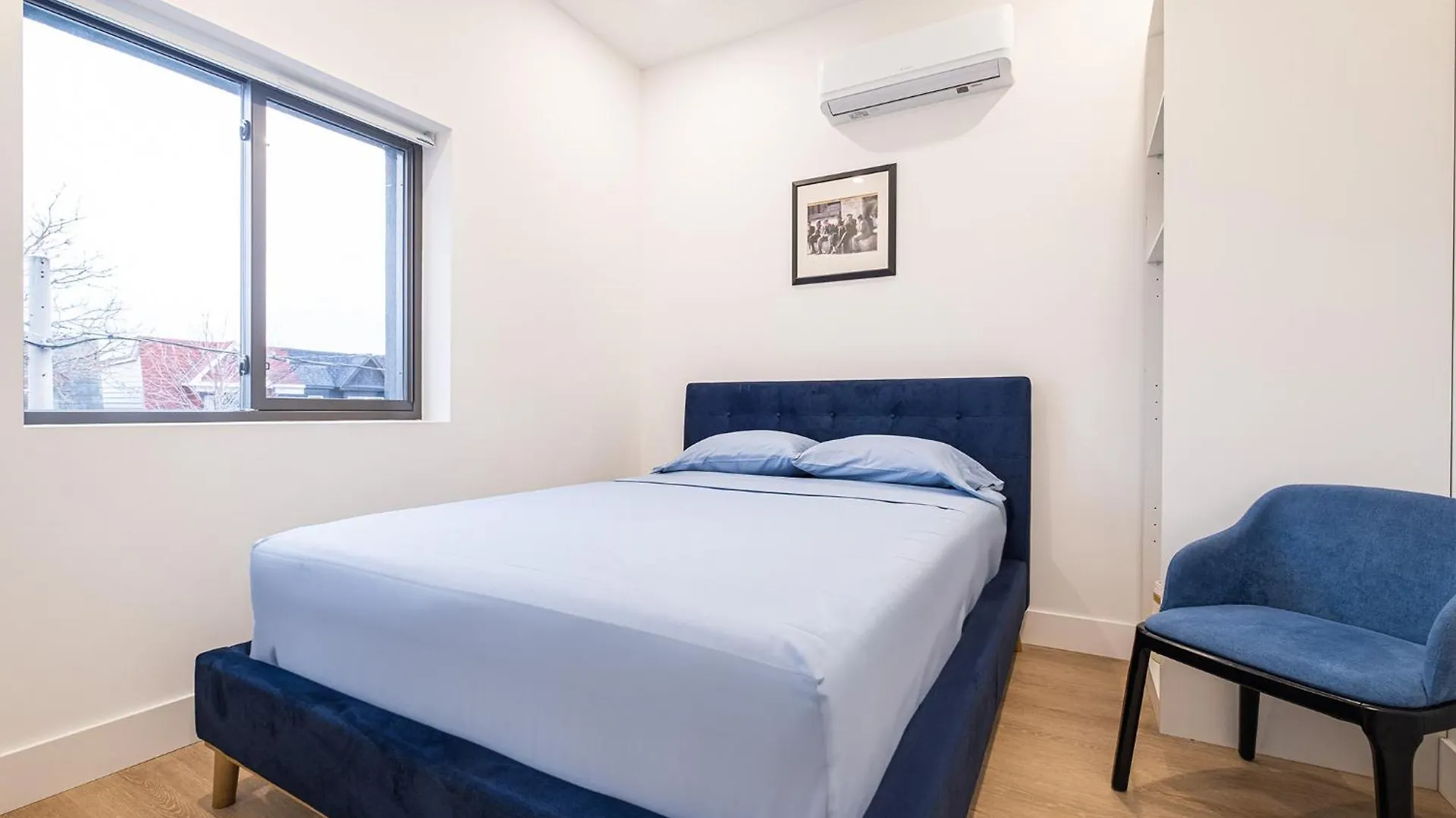 Homestay New Queen Bedroom With Private Bathroom In Central Toronto