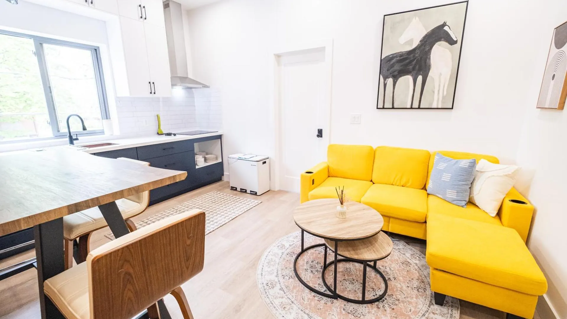 New Queen Bedroom With Private Bathroom In Central Toronto